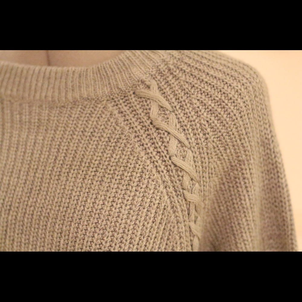 Knitted Gray Sweater - Picture 3 of 3